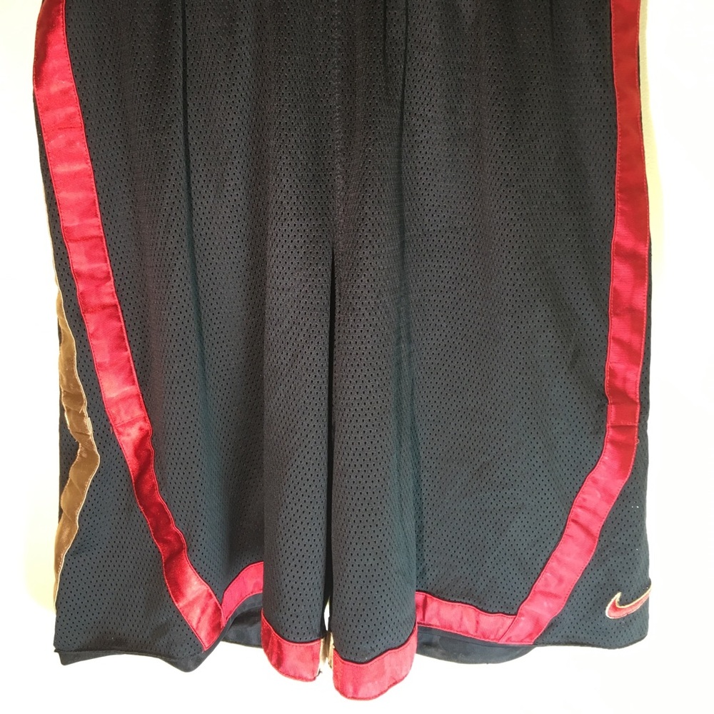 NIKE MENS VINTAGE DRI FIT SHORTS GOLD AND RED SZ M